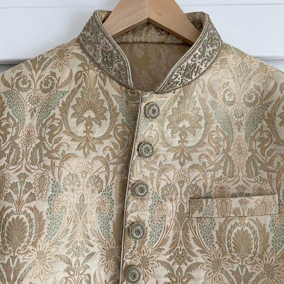 Men's Gold/ Green Sherwani for Wedding/Events - Picture 4 of 6